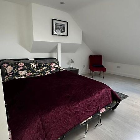 Stunning New 1 Bedroom Apartment Londra Esterno foto