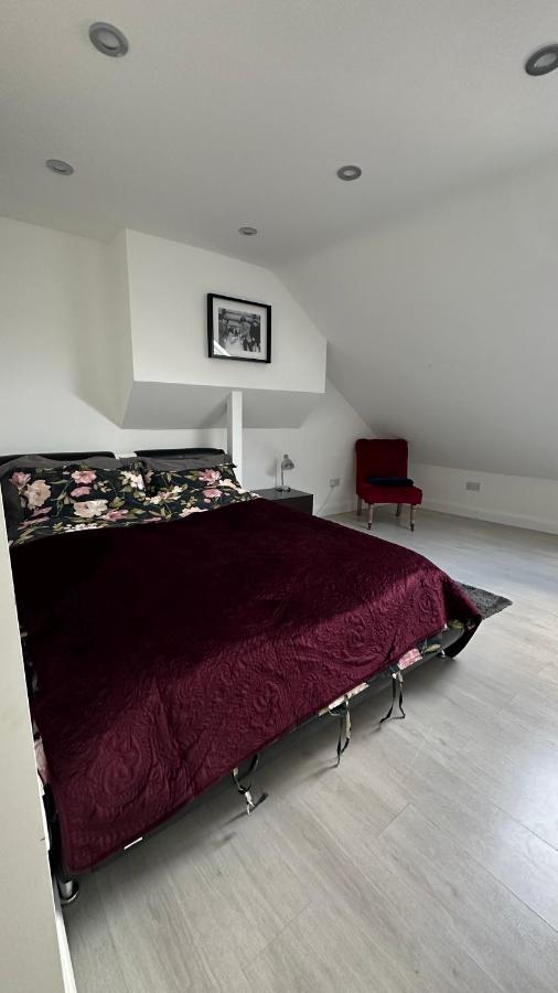 Stunning New 1 Bedroom Apartment Londra Esterno foto