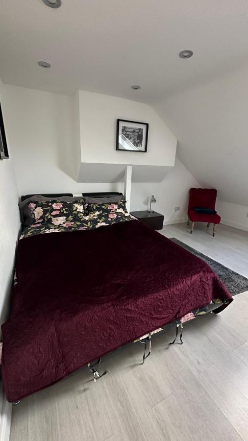 Stunning New 1 Bedroom Apartment Londra Esterno foto